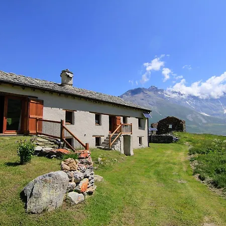 D'alpage De Savalin A 2000 Metres D'altitude Au Du Mont-cenis Chalet Val Cenis